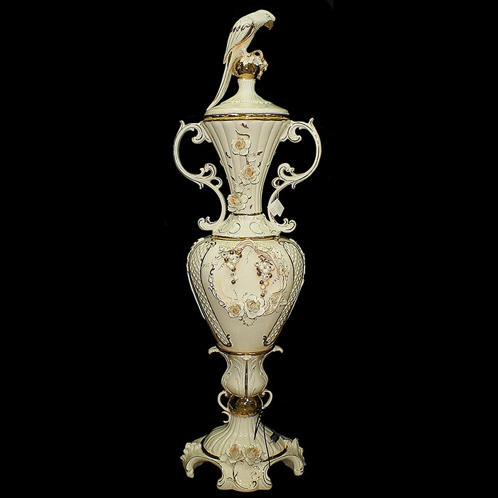 Ваза напольная с декоративной подсветкой "Попугай и виноград" Ceramiche Ferraro