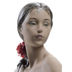 Статуэтка "Девушка с шалью" Lladro