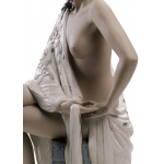 Статуэтка "Девушка с шалью" Lladro
