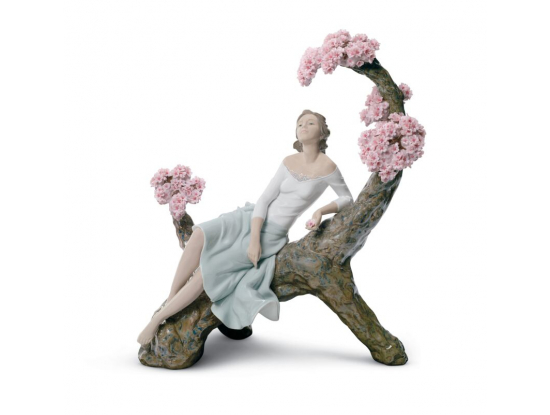 Статуэтка "Сладкий аромат юности" Lladro