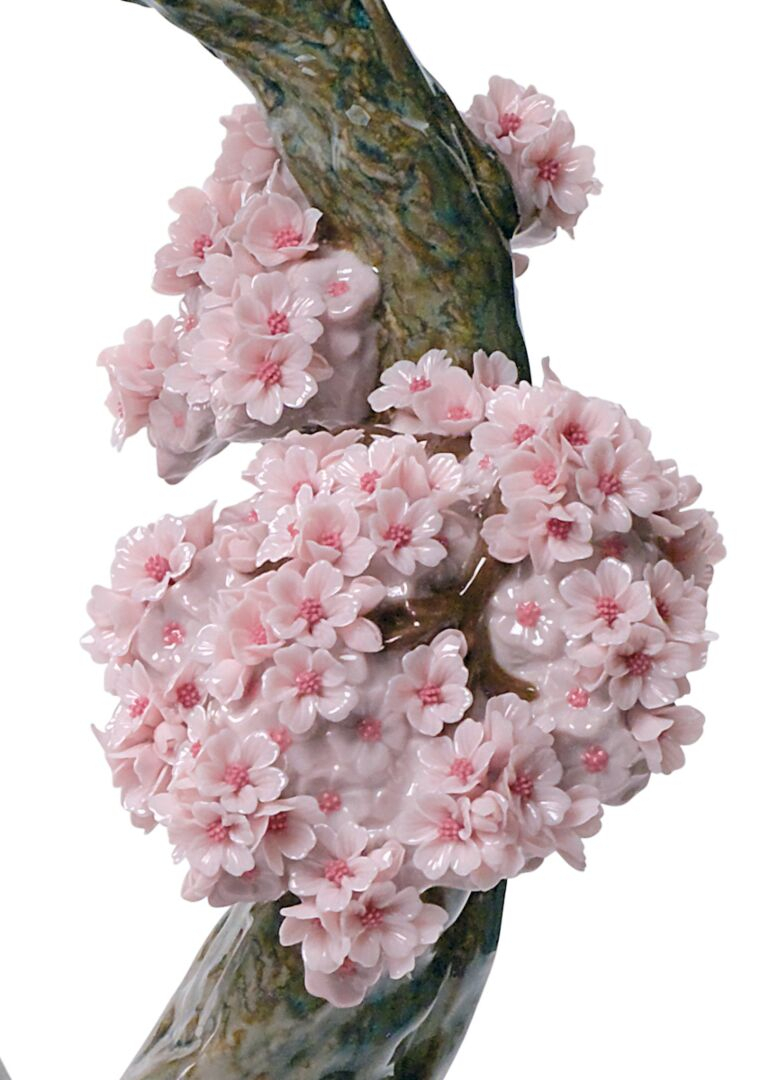 Статуэтка "Сладкий аромат юности" Lladro
