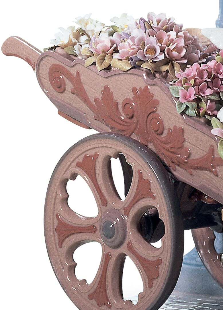 Статуэтка "Цветы для каждого" Lladro