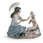 Статуэтка "Хороша, как цветок" Lladro