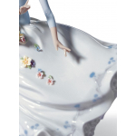 Статуэтка "Лепестки на ветру" Lladro