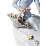 Статуэтка "Лепестки на ветру" Lladro