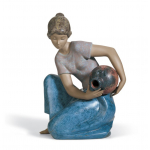 Статуэтка "Молодая девушка с кувшином" Lladro