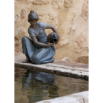Статуэтка "Молодая девушка с кувшином" Lladro