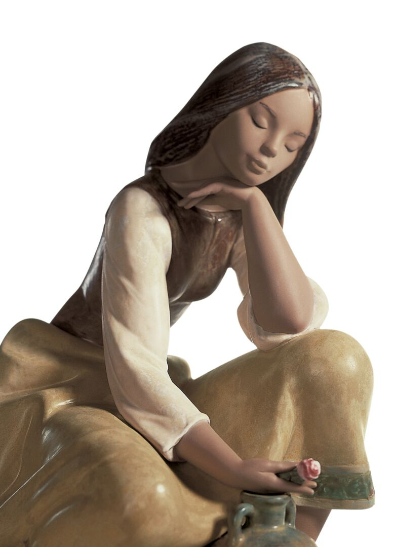 Статуэтка "Девушка с кувшином" Lladro