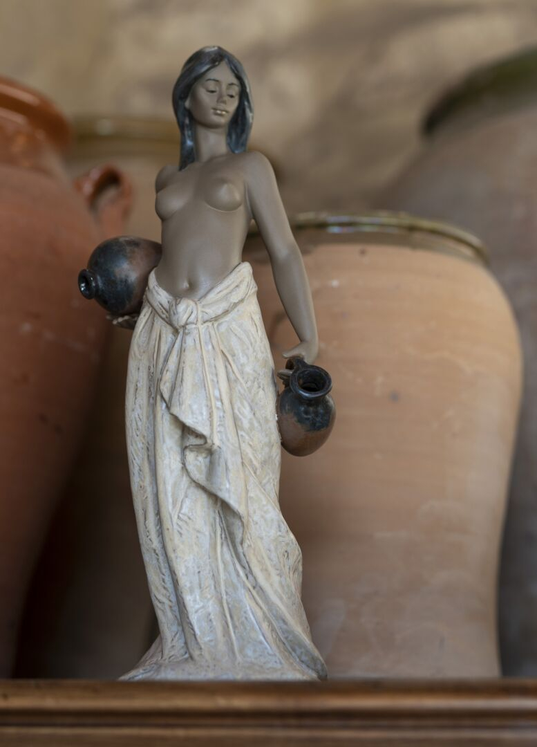 Статуэтка "Девушка с двумя кувшинами" Lladro