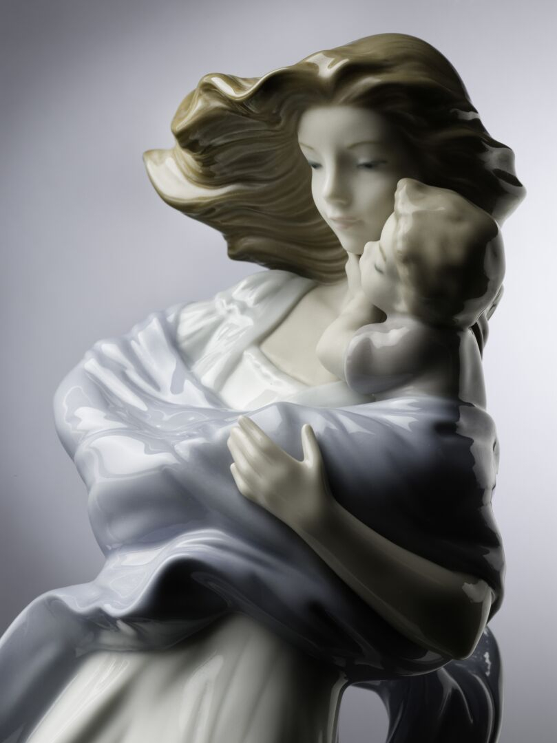 Статуэтка "Нежность матери" Lladro