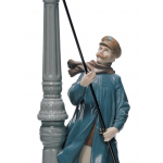 Статуэтка "Фонарщик" Lladro