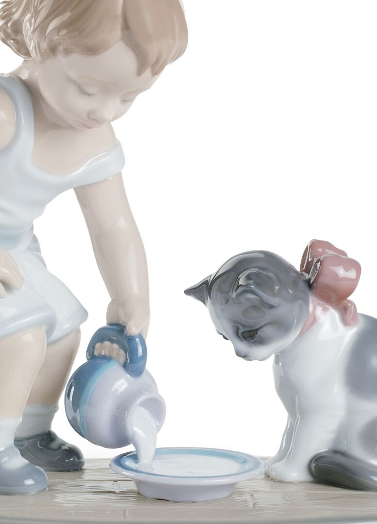 Статуэтка "Завтрак для котенка" Lladro