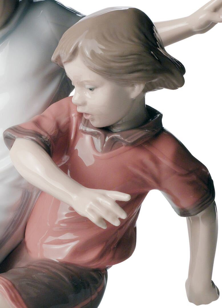 Статуэтка "Юные футболисты" Lladro