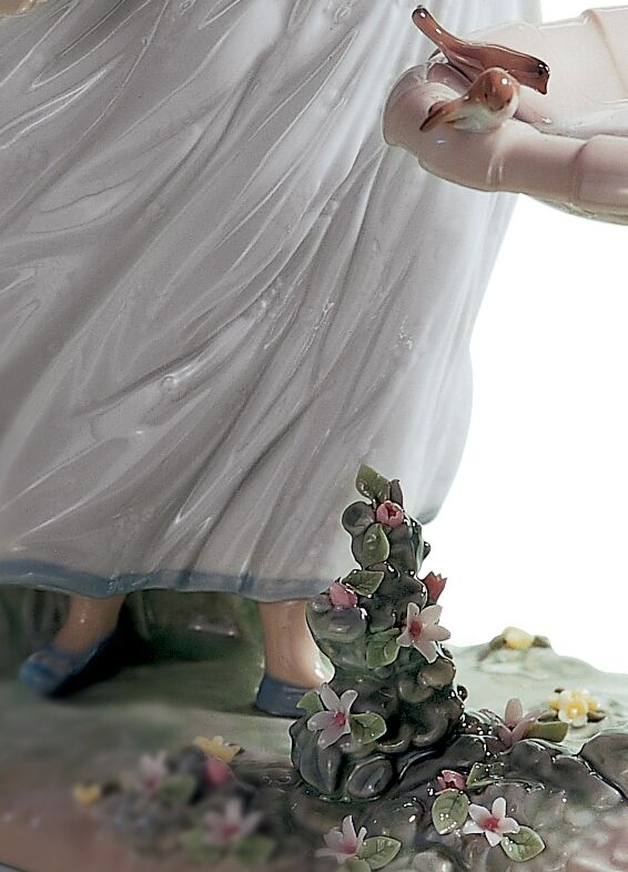 Статуэтка "Весенняя радость" Lladro
