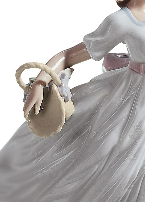 Статуэтка "Весенняя радость" Lladro
