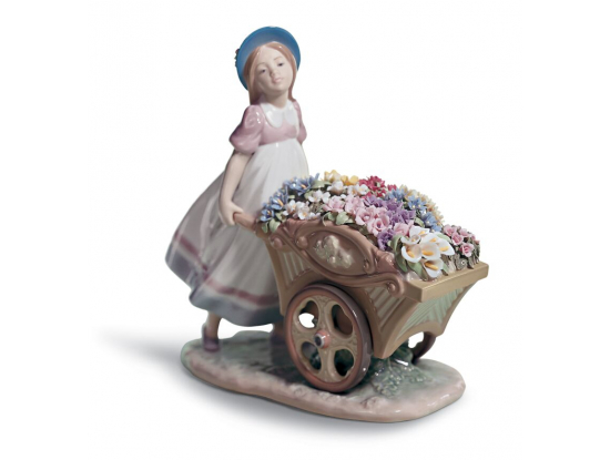 Статуэтка "Нежные цветы любви" Lladro