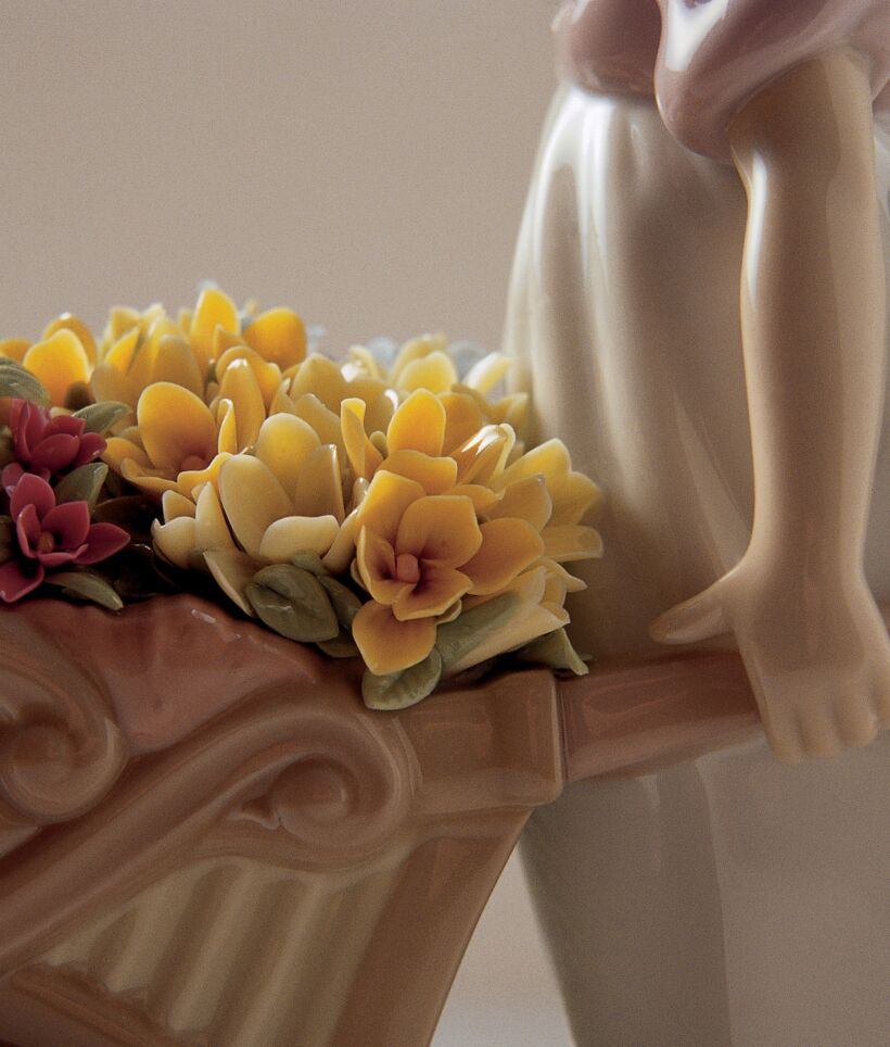Статуэтка "Нежные цветы любви" Lladro