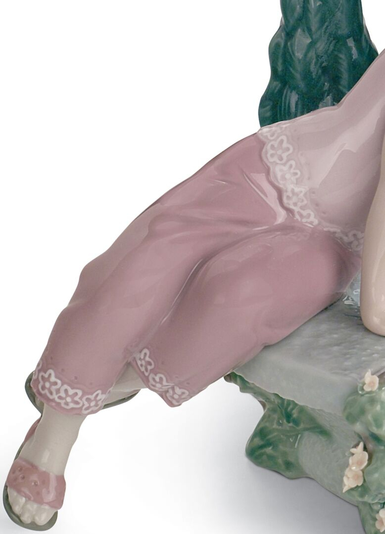 Статуэтка "Лепестки на воде" Lladro