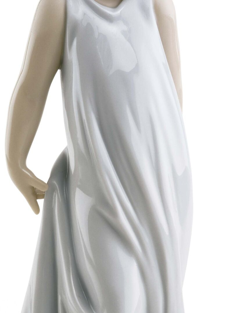Статуэтка "Подружка мотыльков" Lladro