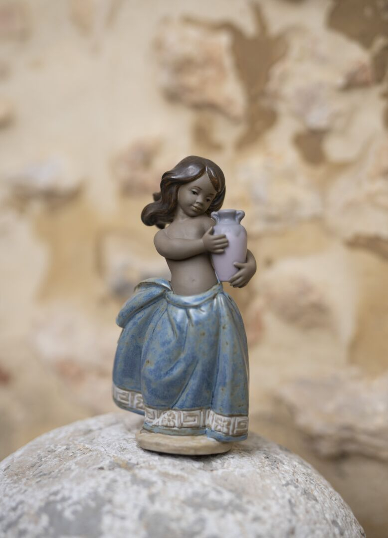 Статуэтка "Спартанка с кувшином" Lladro