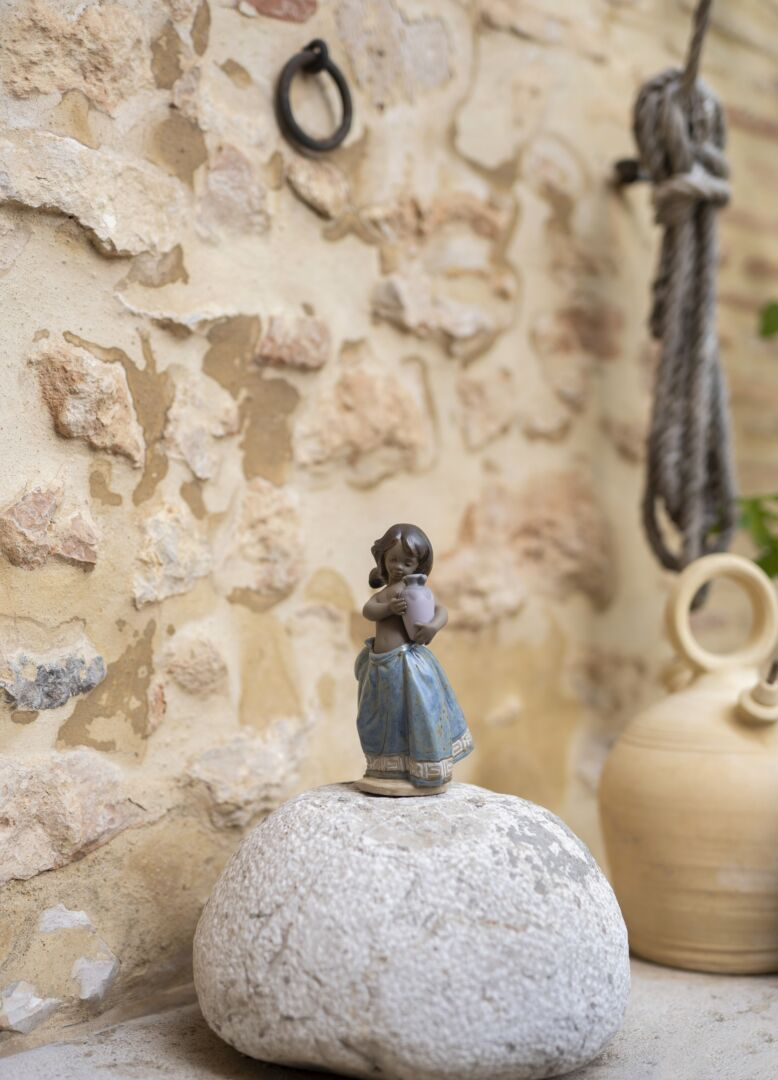 Статуэтка "Спартанка с кувшином" Lladro