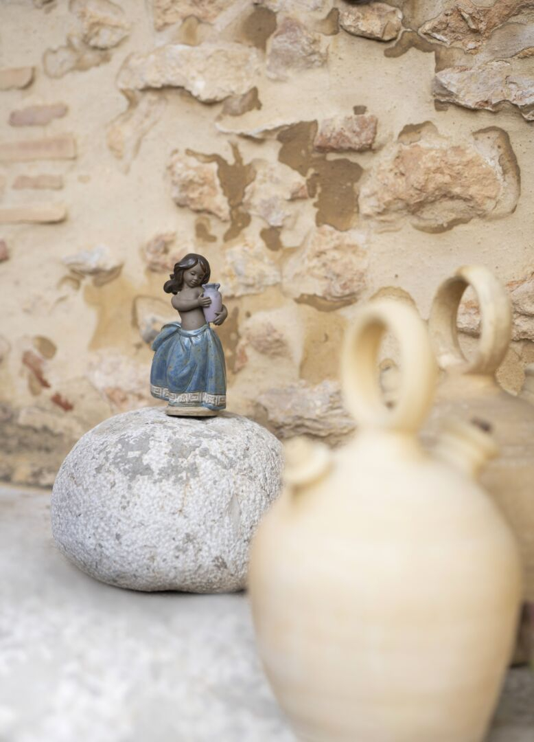 Статуэтка "Спартанка с кувшином" Lladro