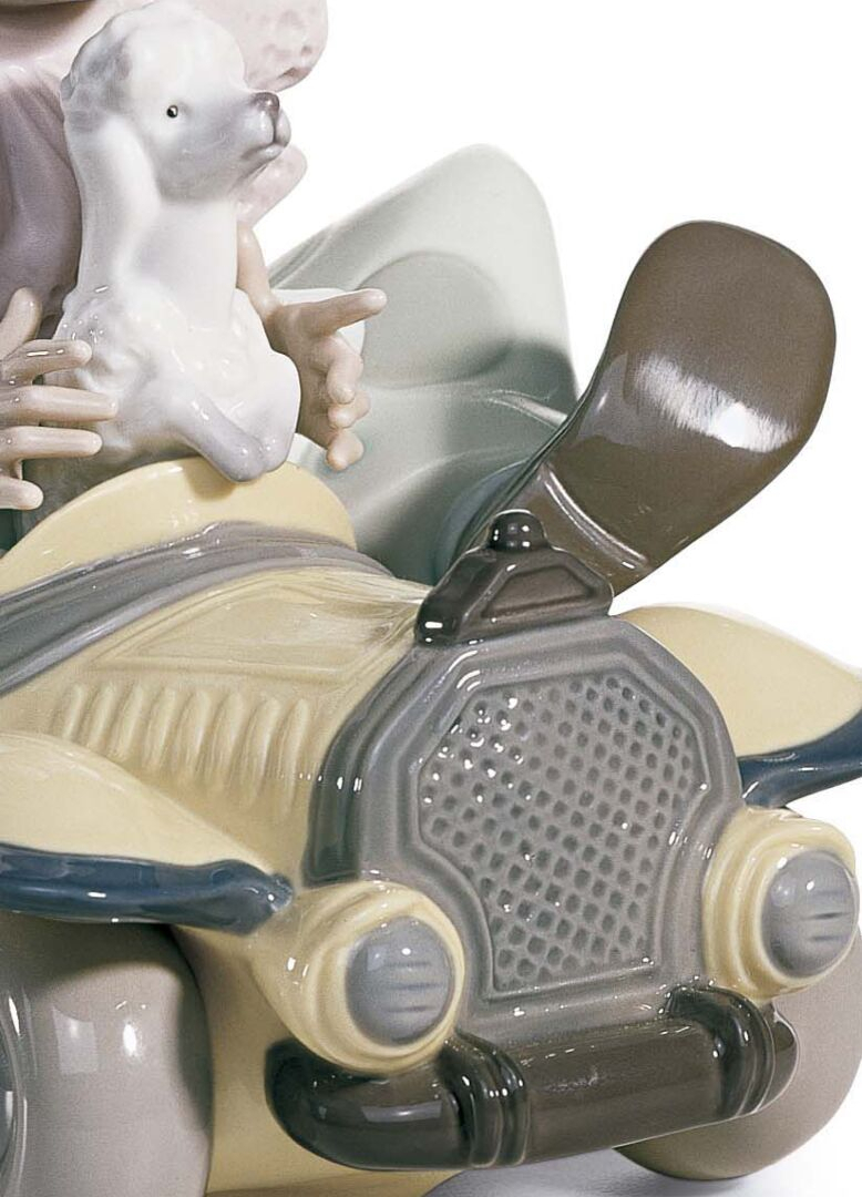 Статуэтка "Поездка в цирк" Lladro
