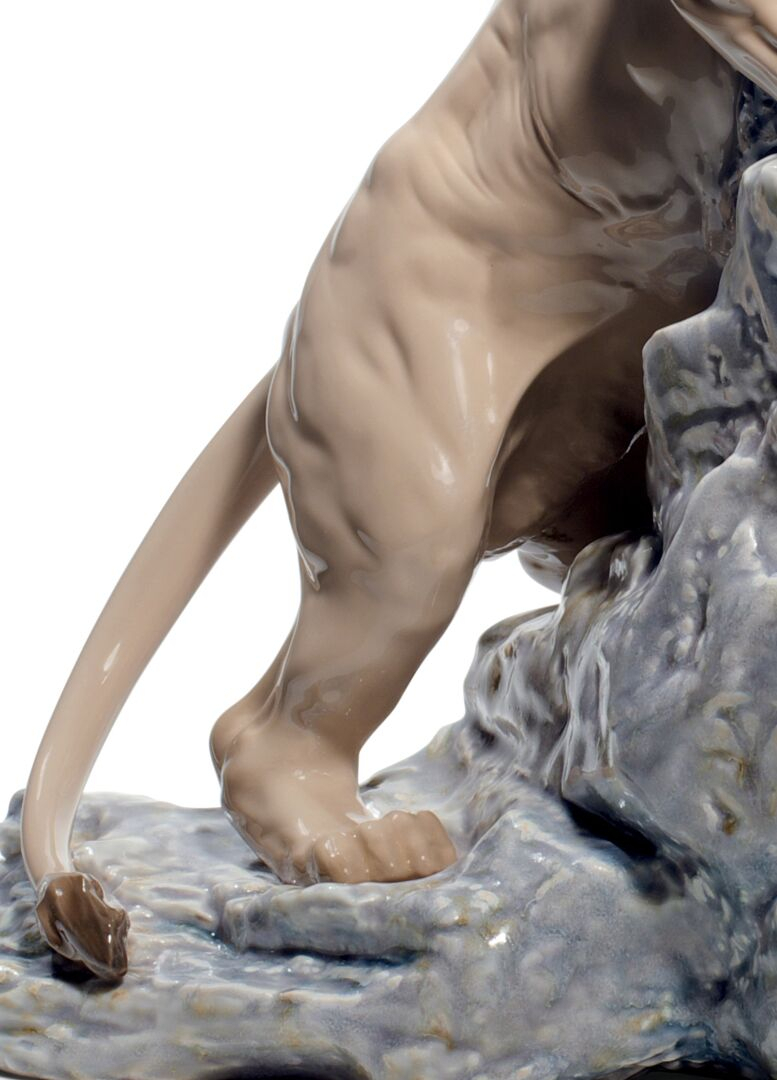 Статуэтка "Притаившийся лев" Lladro