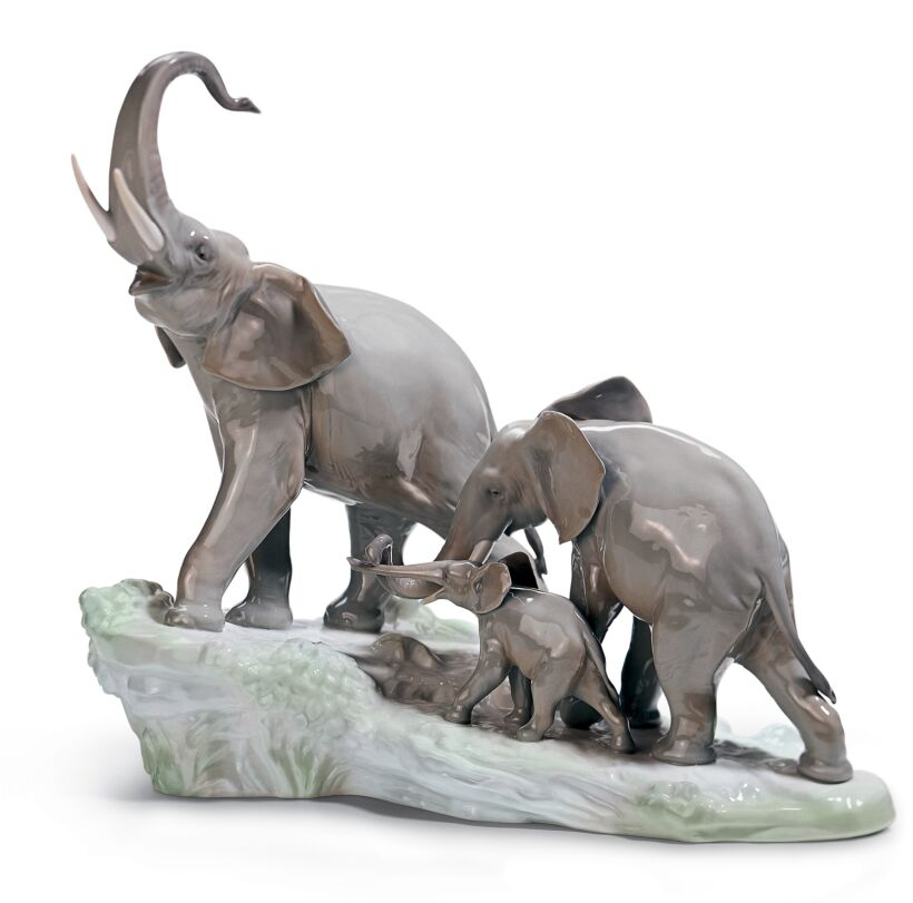 Статуэтка "Идущие слоны" Lladro