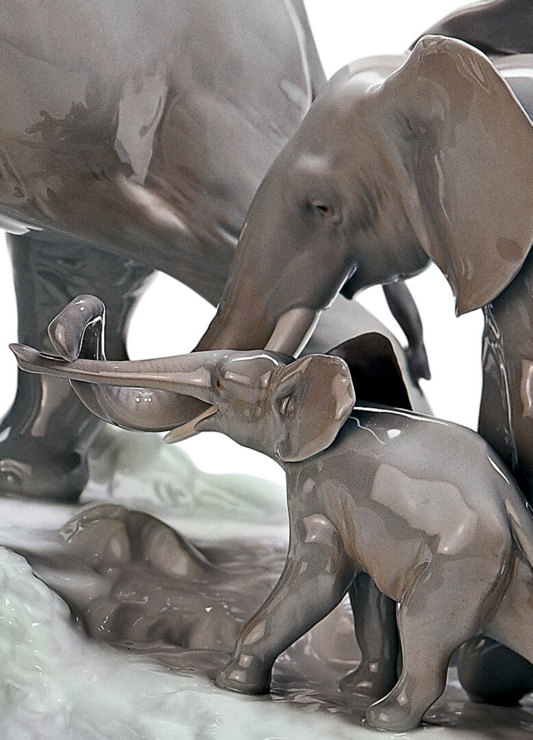 Статуэтка "Идущие слоны" Lladro
