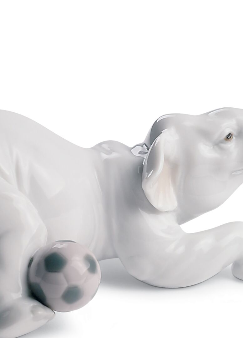 Статуэтка "Слоник-футболист" Lladro