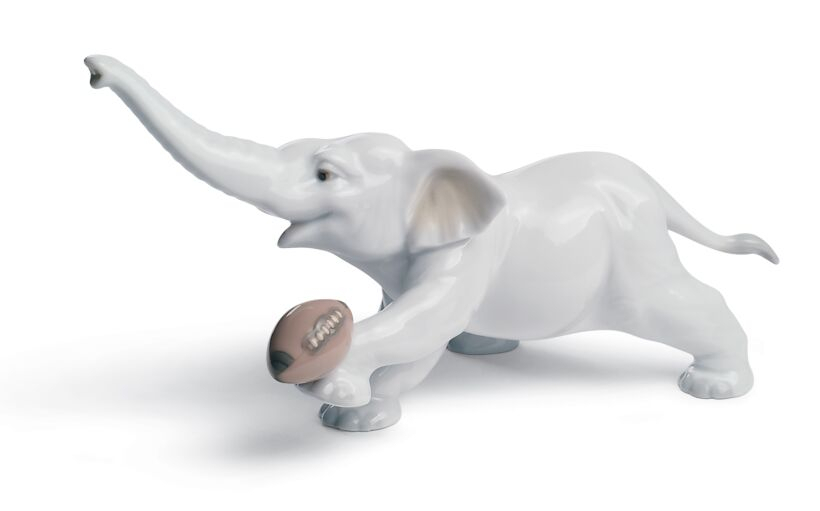 Статуэтка "Слоник-регбист" Lladro