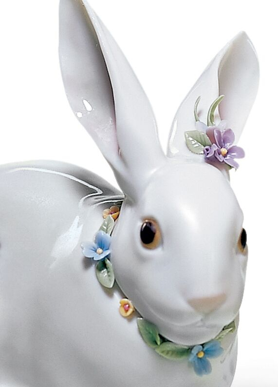 Статуэтка "Внимательный кролик с цветами" Lladro