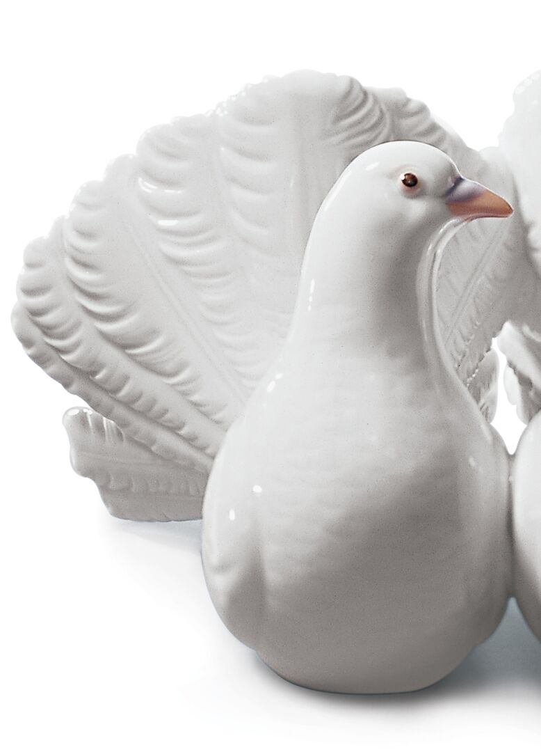 Статуэтка "Пара голубей" Lladro