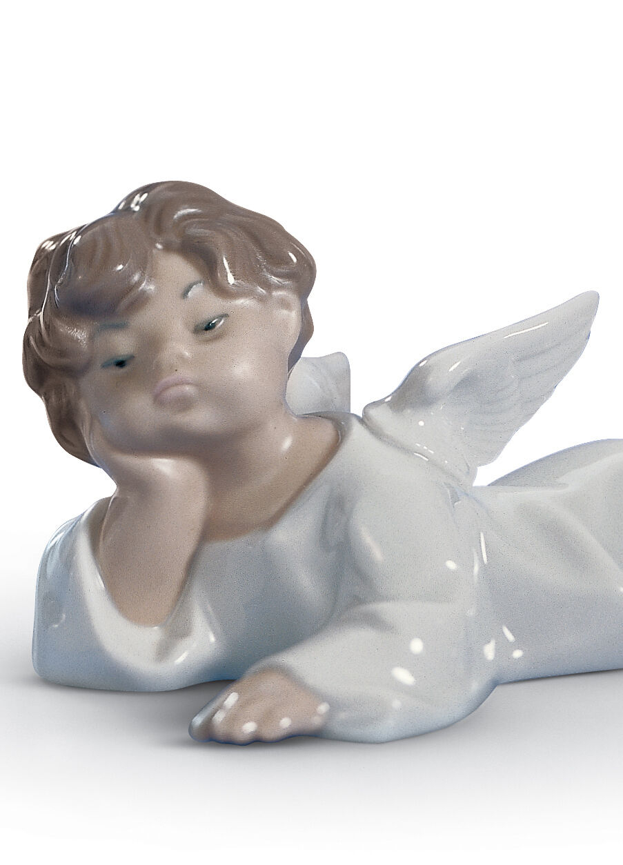 Статуэтка "Лежащий ангел" Lladro