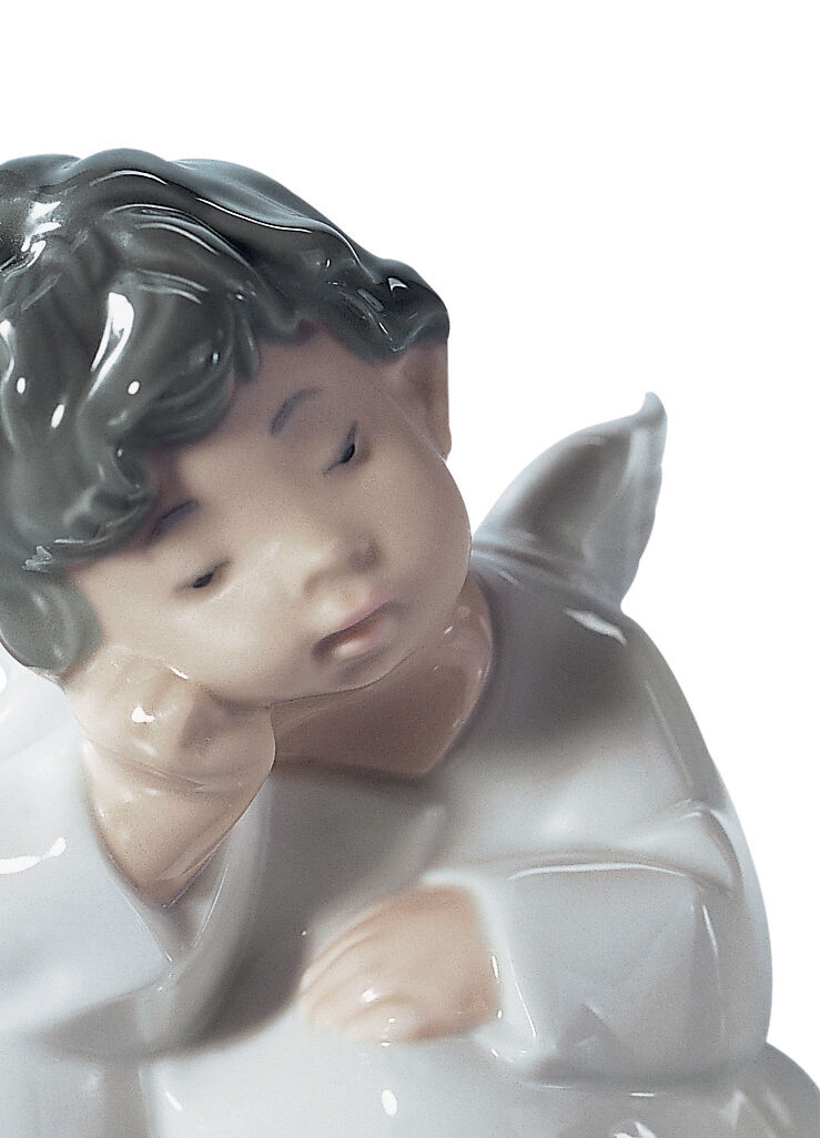 Статуэтка "Задумчивый ангел" Lladro