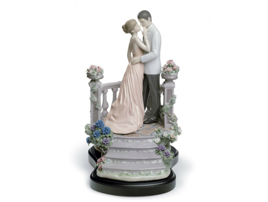 Статуэтка "Любовь под луной" Lladro