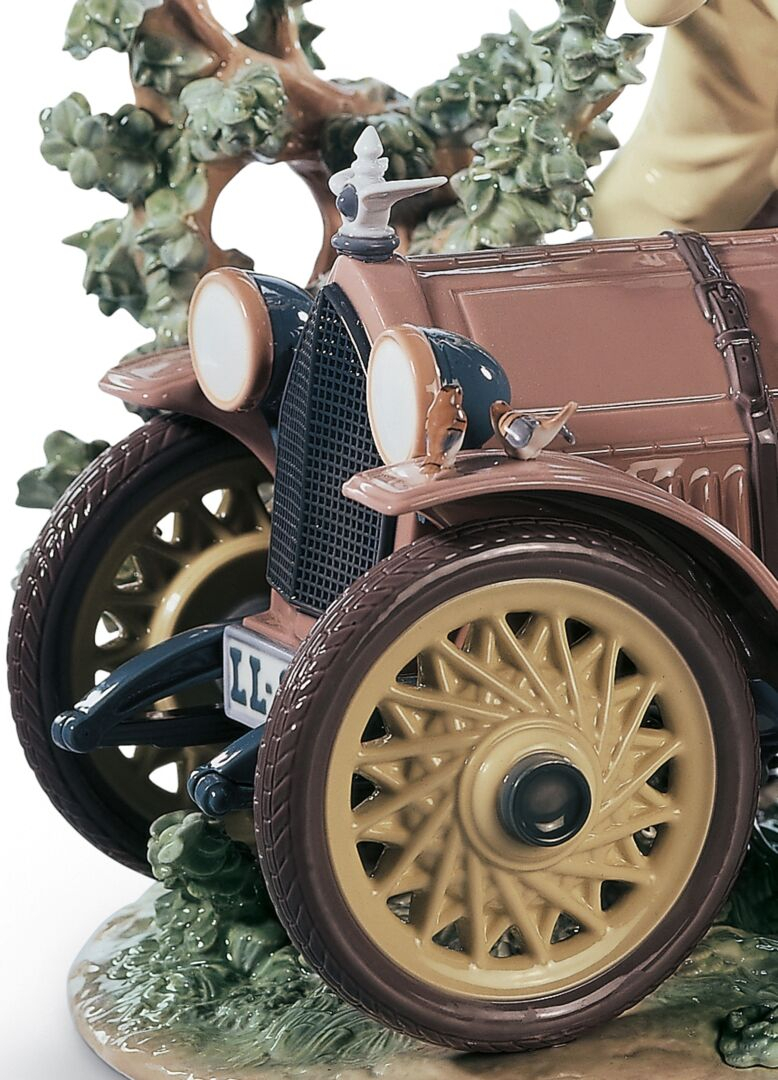 Статуэтка "Загородная прогулка" Lladro