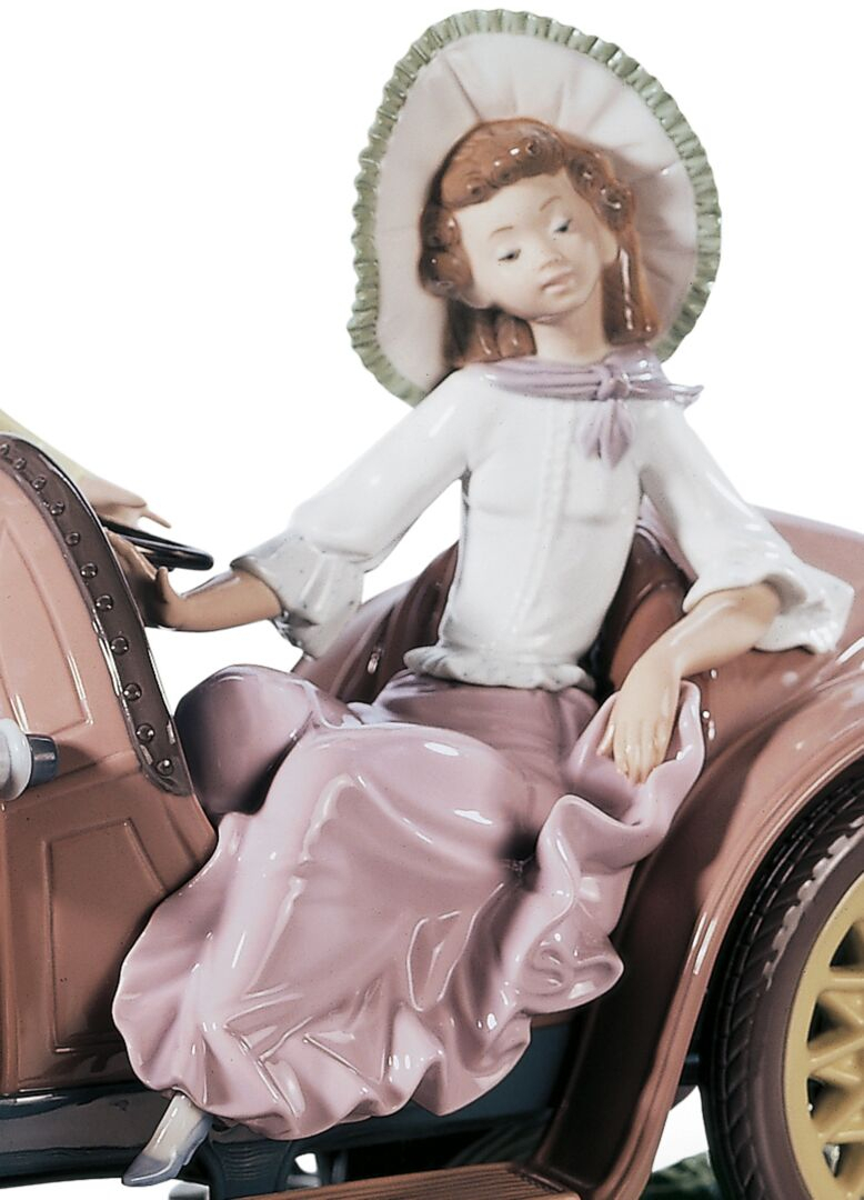 Статуэтка "Загородная прогулка" Lladro