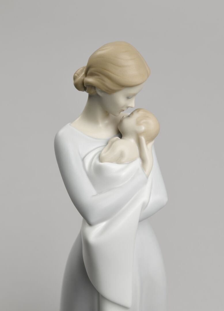 Статуэтка "Объятие мамы" Lladro