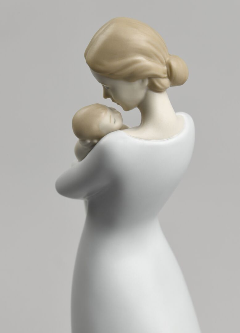 Статуэтка "Объятие мамы" Lladro