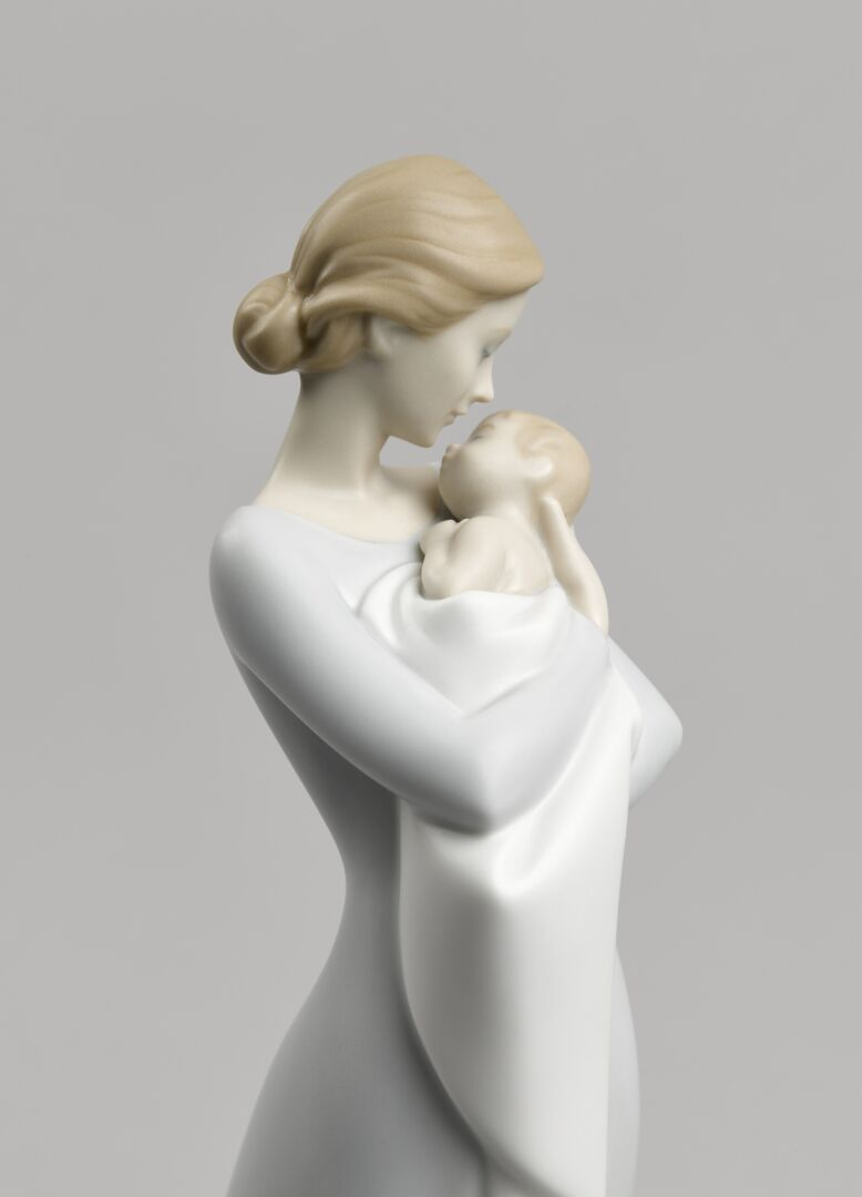 Статуэтка "Объятие мамы" Lladro