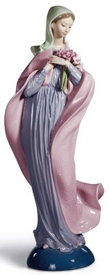 Статуэтка "Мадонна с цветами" Lladro