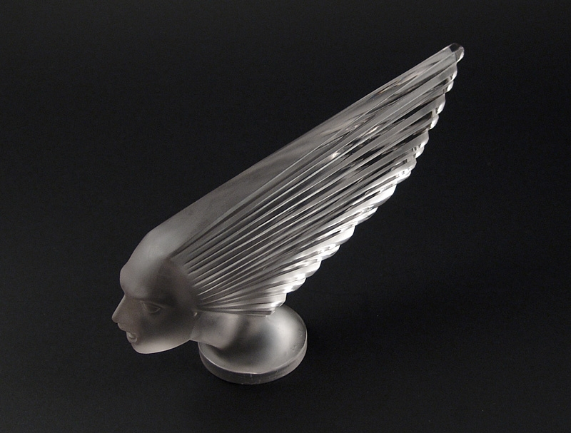 Статуэтка "Victoire" Lalique