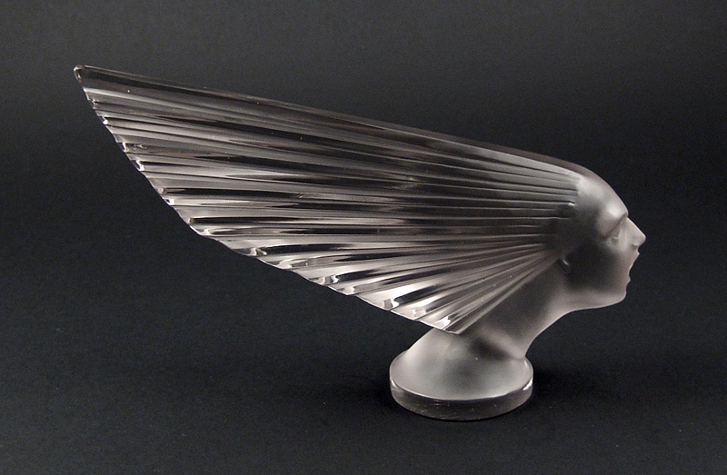 Статуэтка "Victoire" Lalique