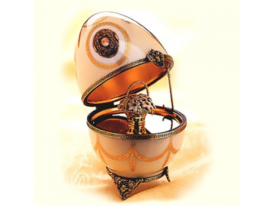 Яйцо музыкальное "Корзинка" Faberge