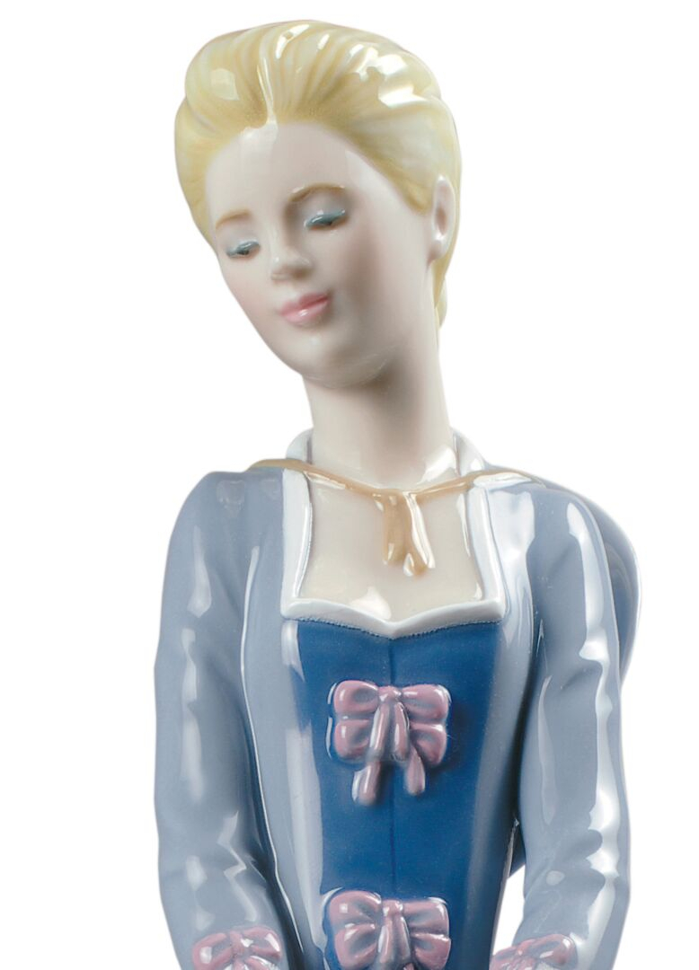 Статуэтка "Первые цветы" Lladro