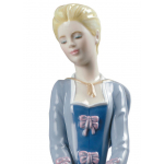 Статуэтка "Первые цветы" Lladro