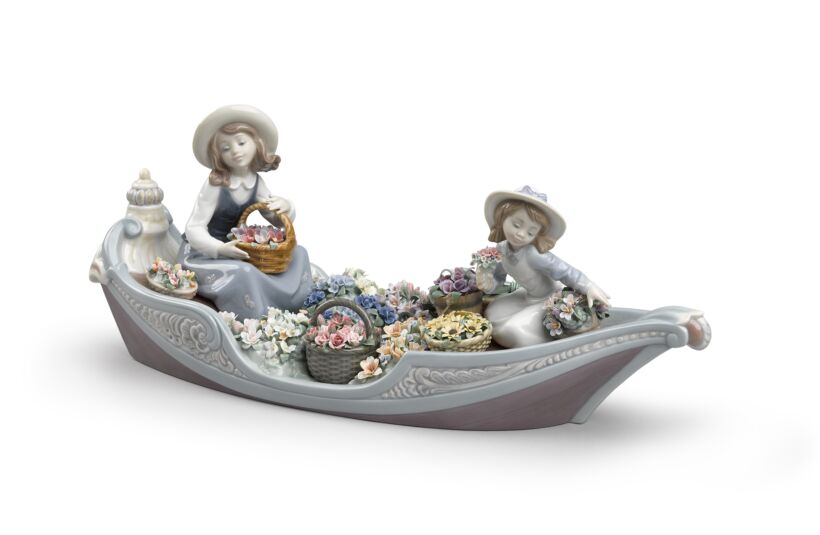 Статуэтка "Цветочницы в лодке" Lladro