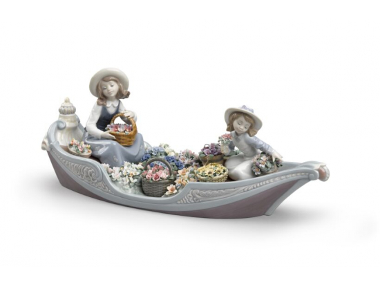 Статуэтка "Цветочницы в лодке" Lladro